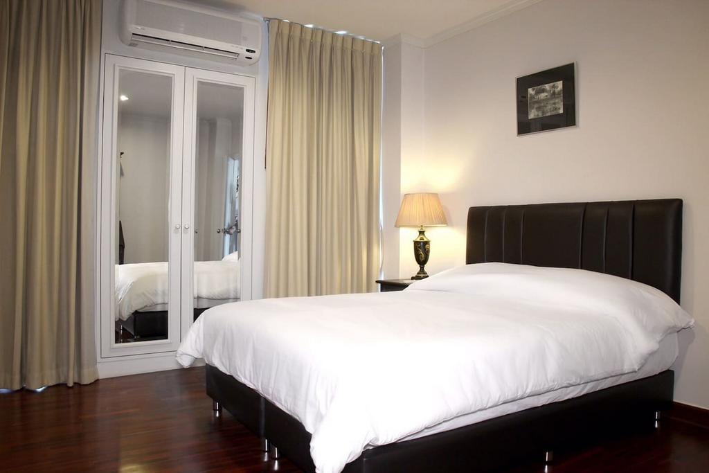 Samsen Suites/ 2 Bedroom Suites For Less กรุงเทพมหานคร ภายนอก รูปภาพ